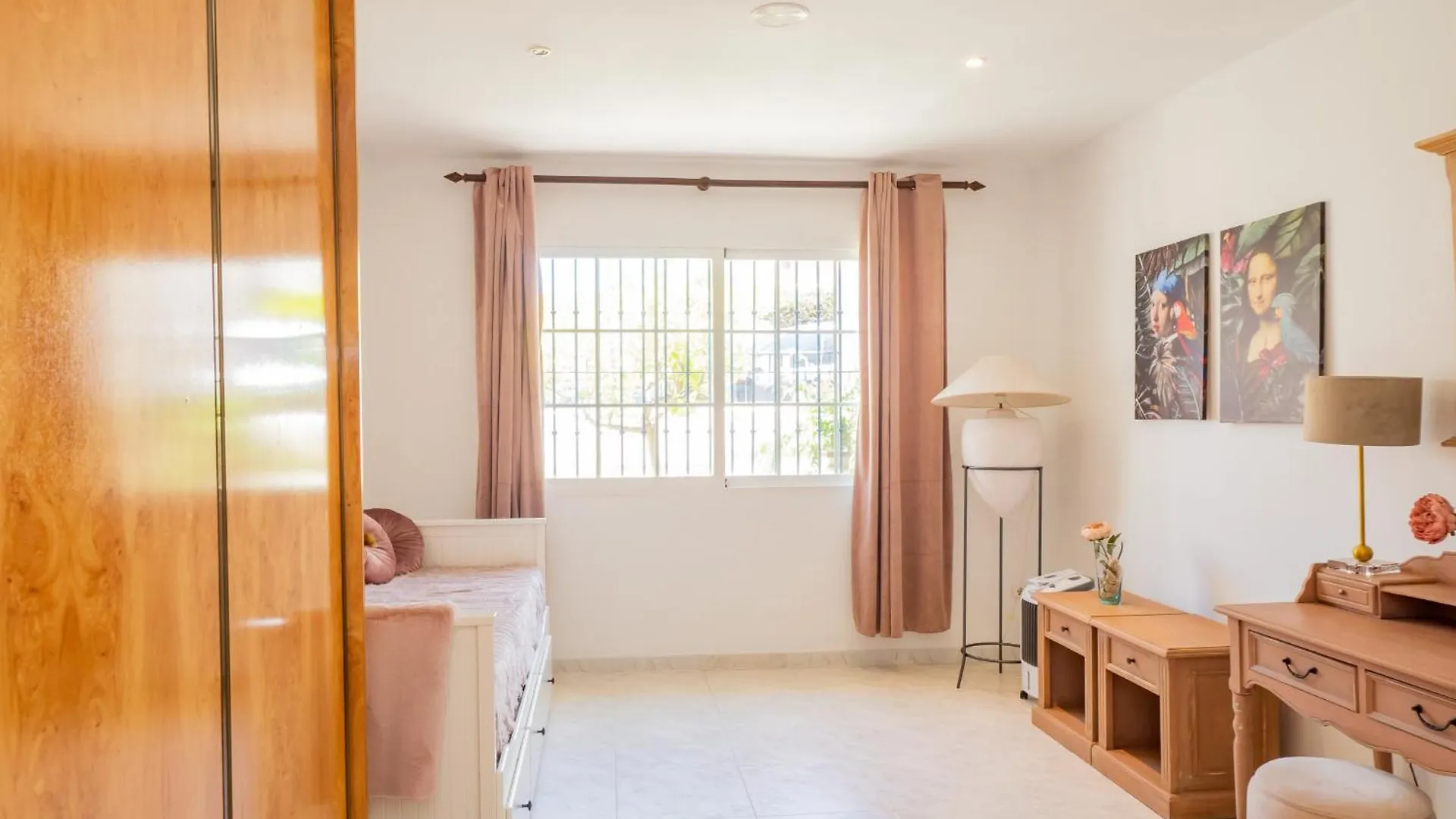 Cubo'S Villa Dovecote Las Delicias Coin 0*,